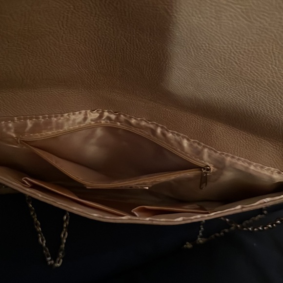 Tan purse - Picture 3 of 4